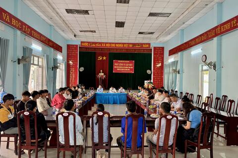 Uỷ ban nhân dân xã Vinh Quang tổ chức tổ chức phát lệnh và gặp mặt công dân chuẩn bị lên đường thực hiện nghĩa vụ quân sự năm 2024